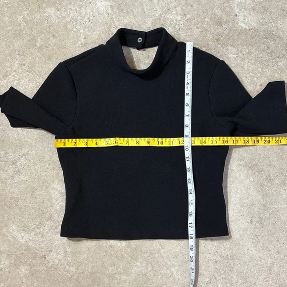 Zara Back Cut Out Crop Top Women’s Small Black Snaps Short Sleeve NWT - Picture 5 of 11